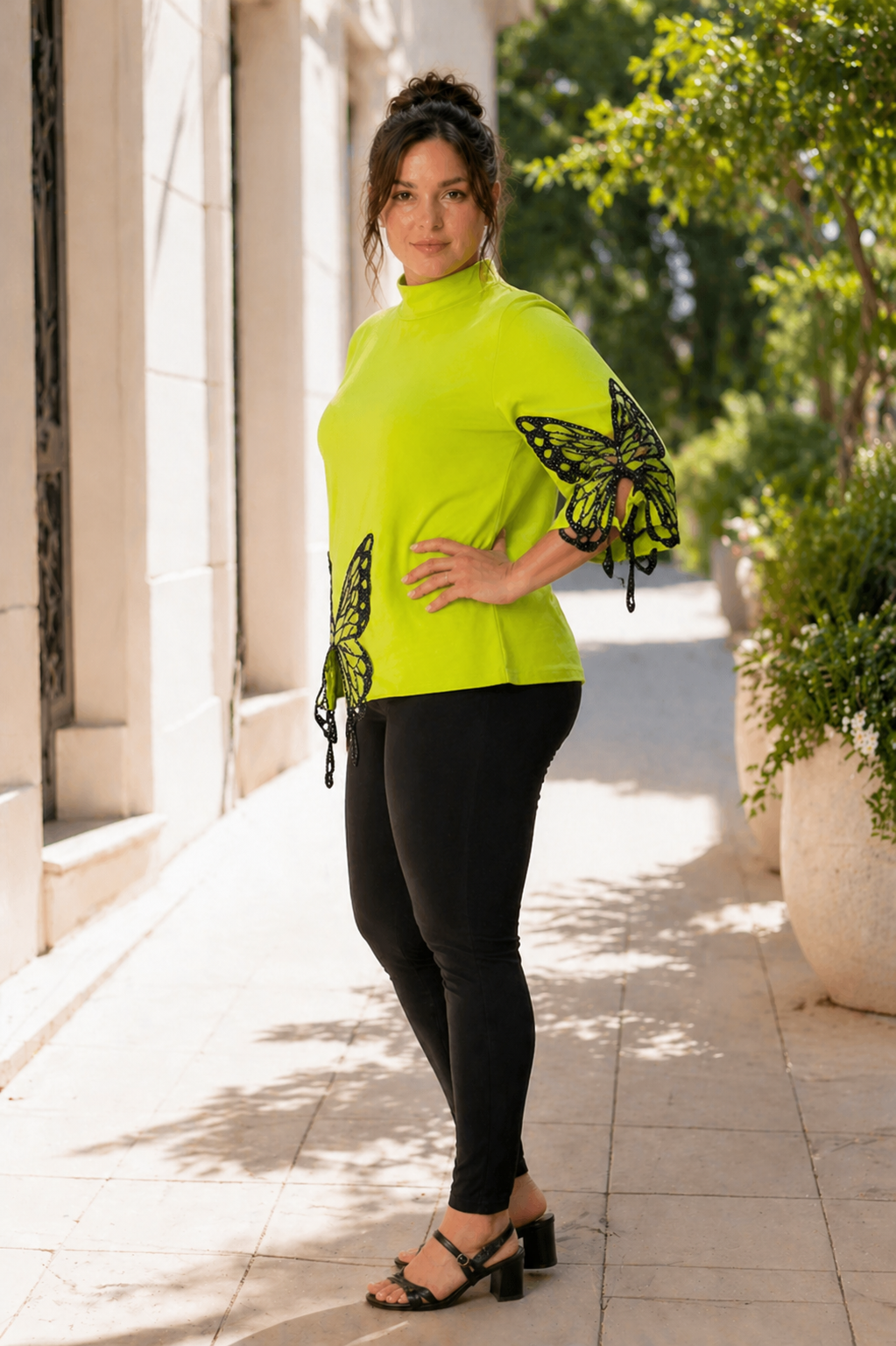 BUTTERFLY DETAIL TOP